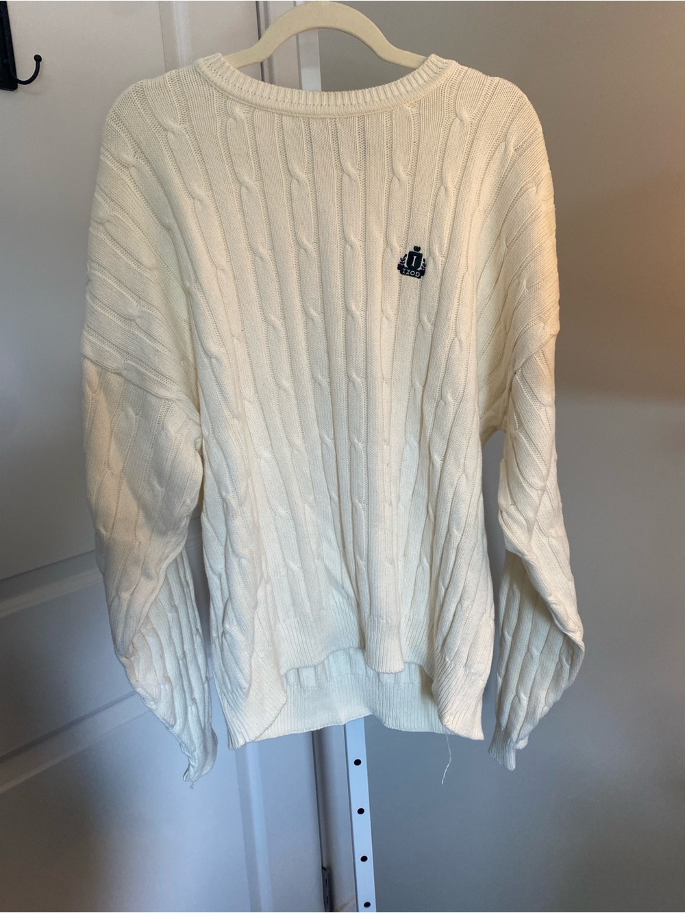 Izod Cream Cable-Knit Crewneck Sweater with Crest Detail L